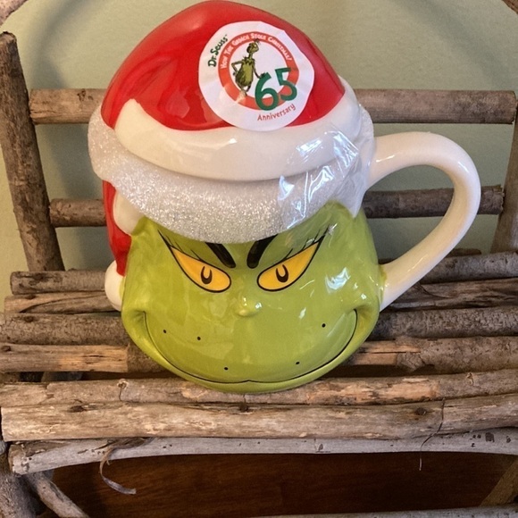 NEW DR. SEUSS SANTA GRINCH 65TH ANNIVERSARY COVERED MUG - Picture 8 of 12